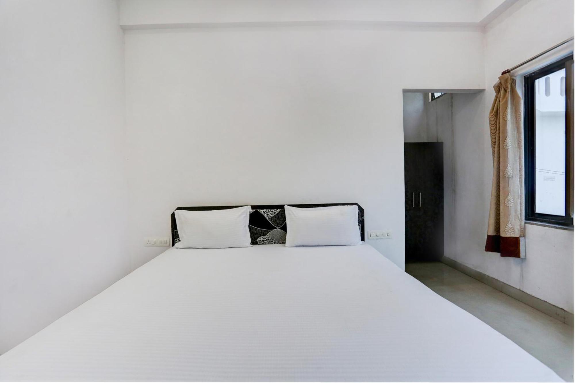 Super Hotel O Goverdhan Villa Udaipur Exteriör bild