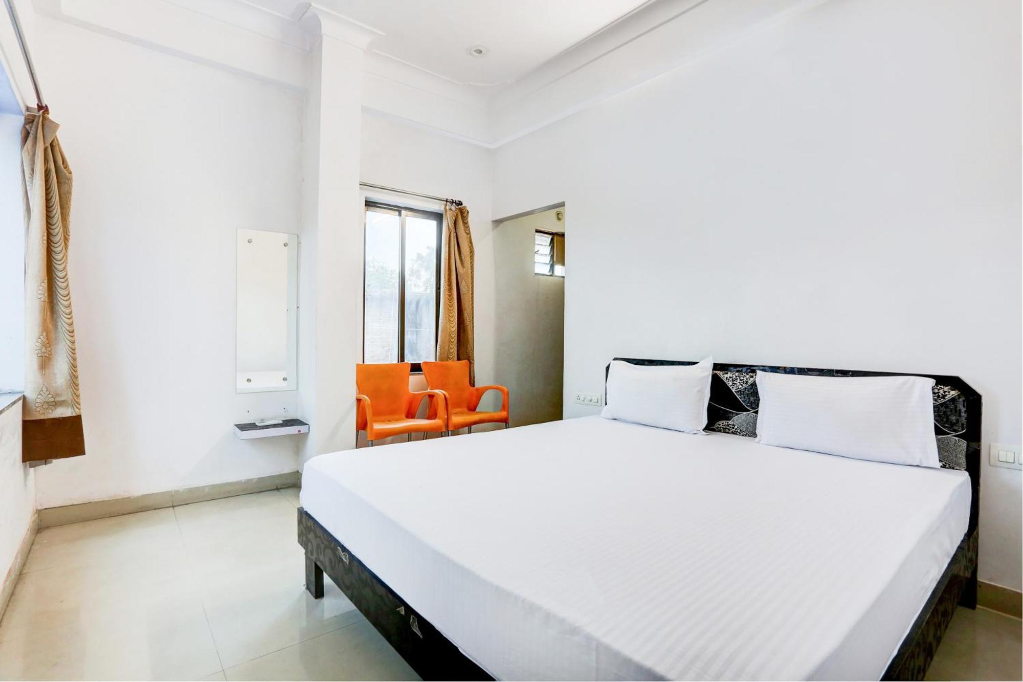 Super Hotel O Goverdhan Villa Udaipur Exteriör bild